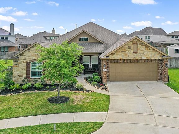 3rd image of 16306 Sarah Bend Ln
