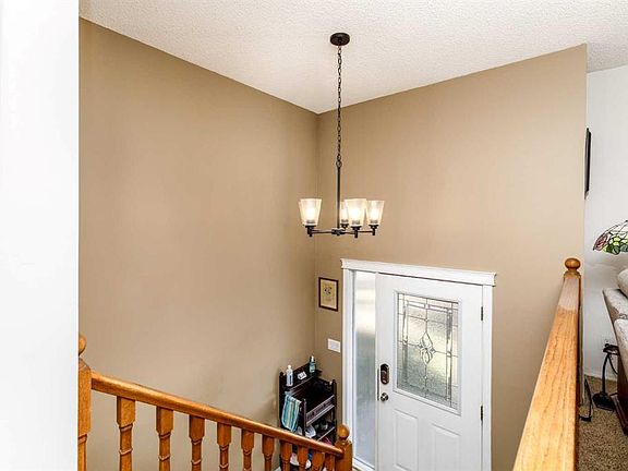 4th image of 88 E Noble Ave