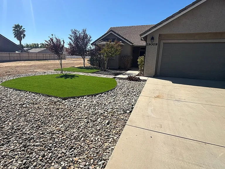 19009 Compass Dr — Photo 1