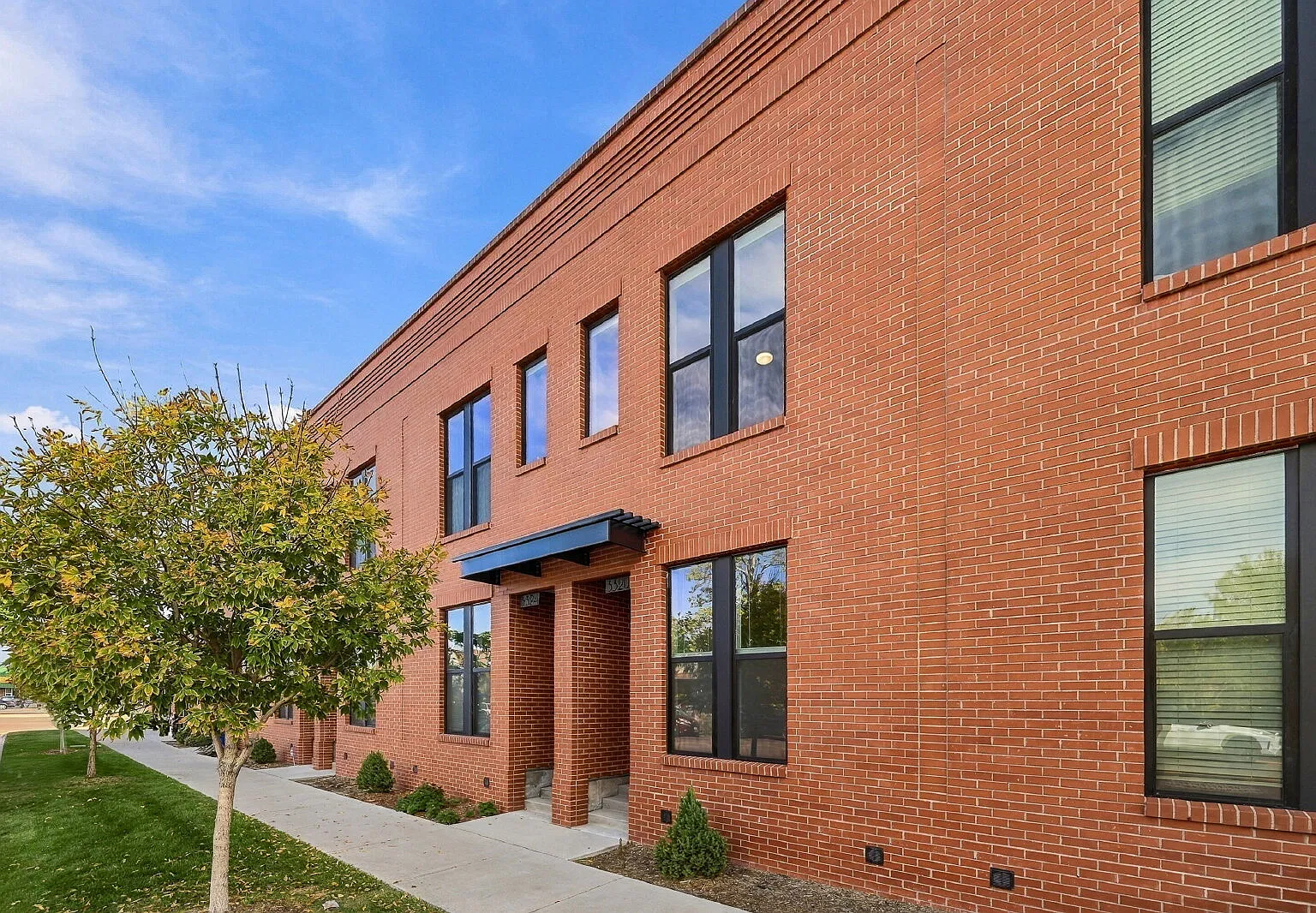 2 bed, 2.0 bath, 980 sqft, $2,900 — Photo 4