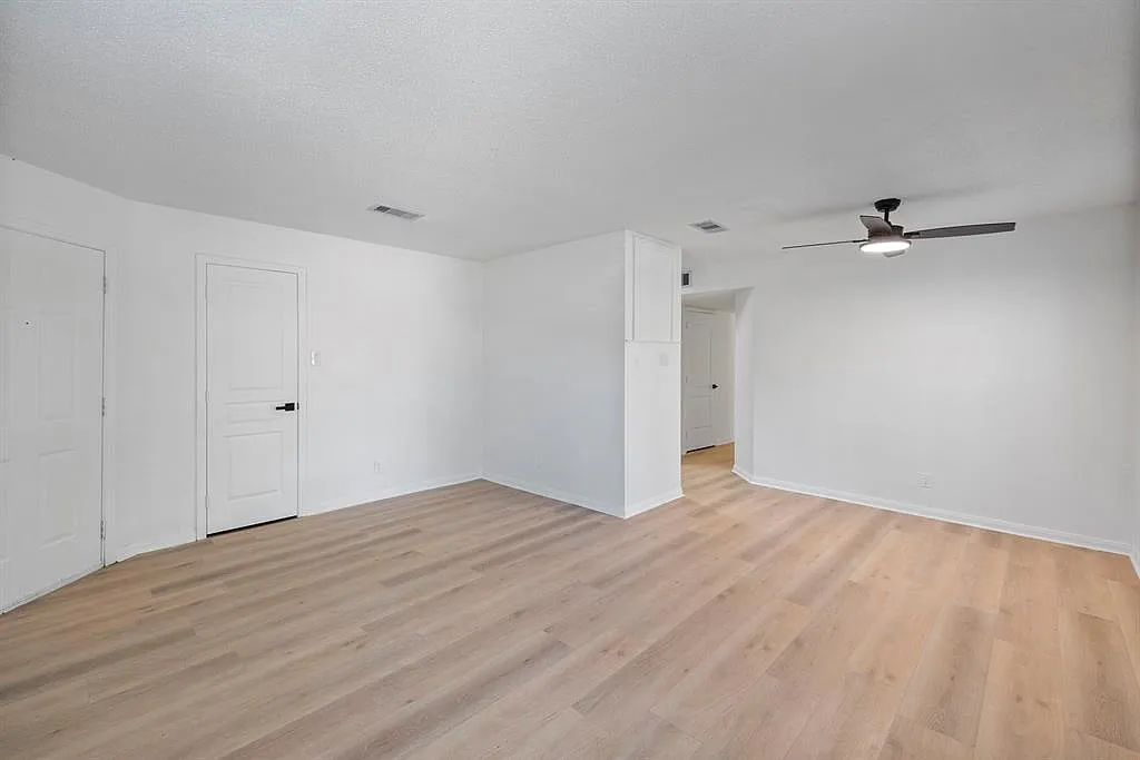 700 Lyle West Avenue - A — Photo 3