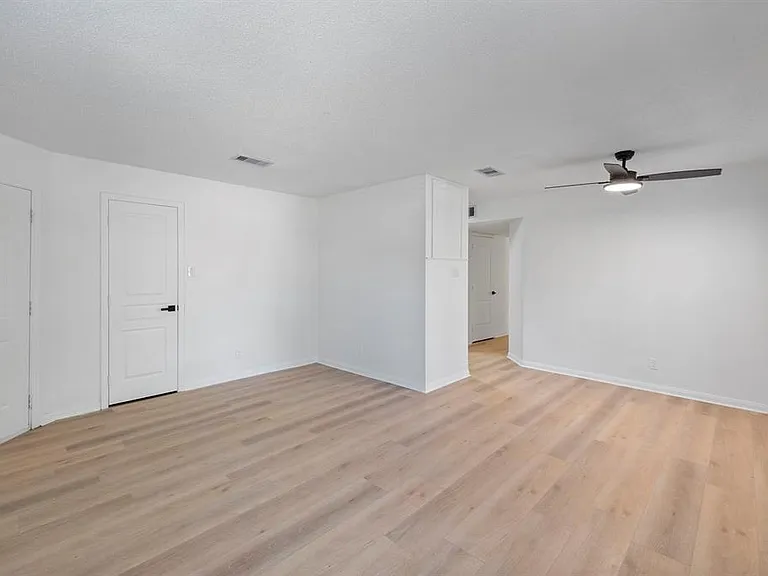 700 Lyle West Ave #A — Photo 3