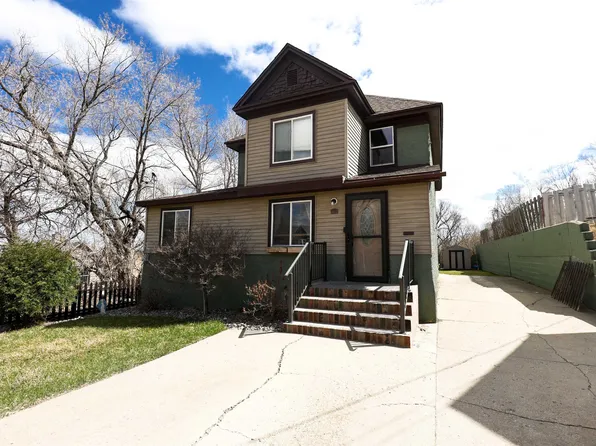 511 3rd St SE, Minot, ND 58701