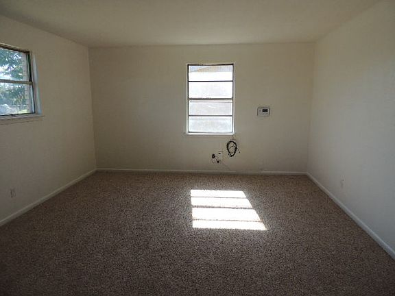 5th image of 3507 Merrill Ave