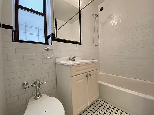 Rented by Sovereign Associates | media 8