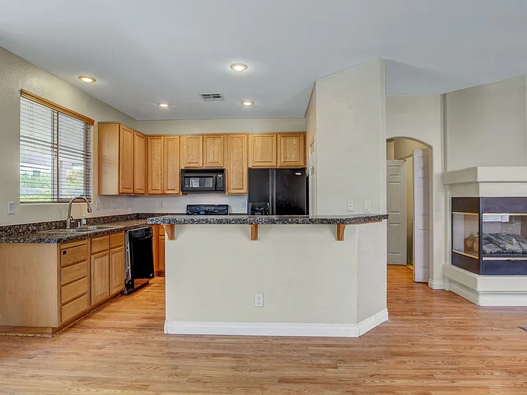 8737 Radiant Ruby Ave — Photo 19