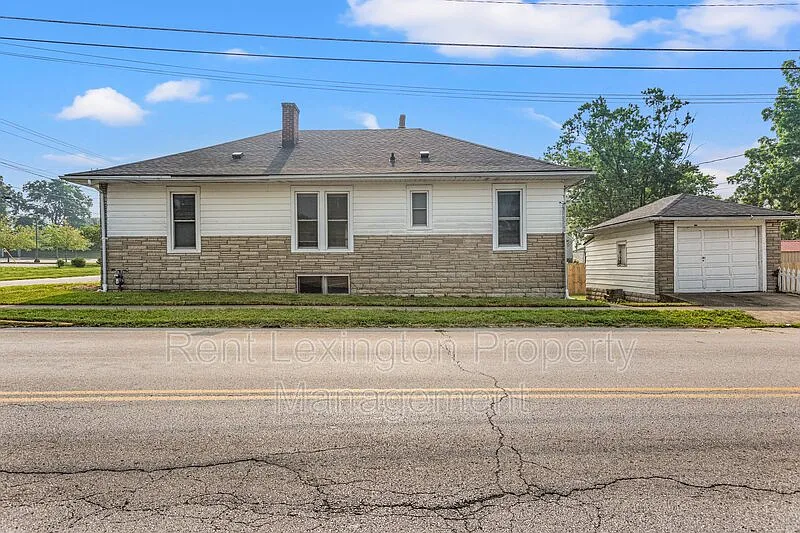 2 bed, 1.0 bath, 1332 sqft, $1,500 — Photo 3