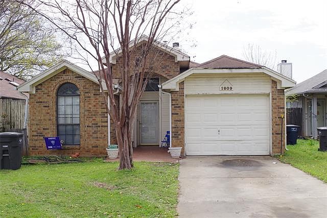 1st image of 1809 Woodhall Way