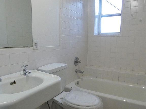 4th image of 4837 Cedar Ave Floor 1