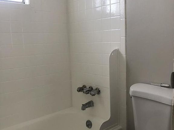 4th image of 5340 W 10th Ave