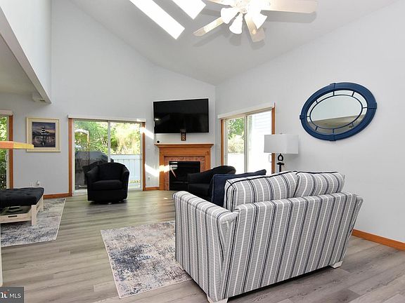 4th image of 33459 Lakeshore Pl #53054