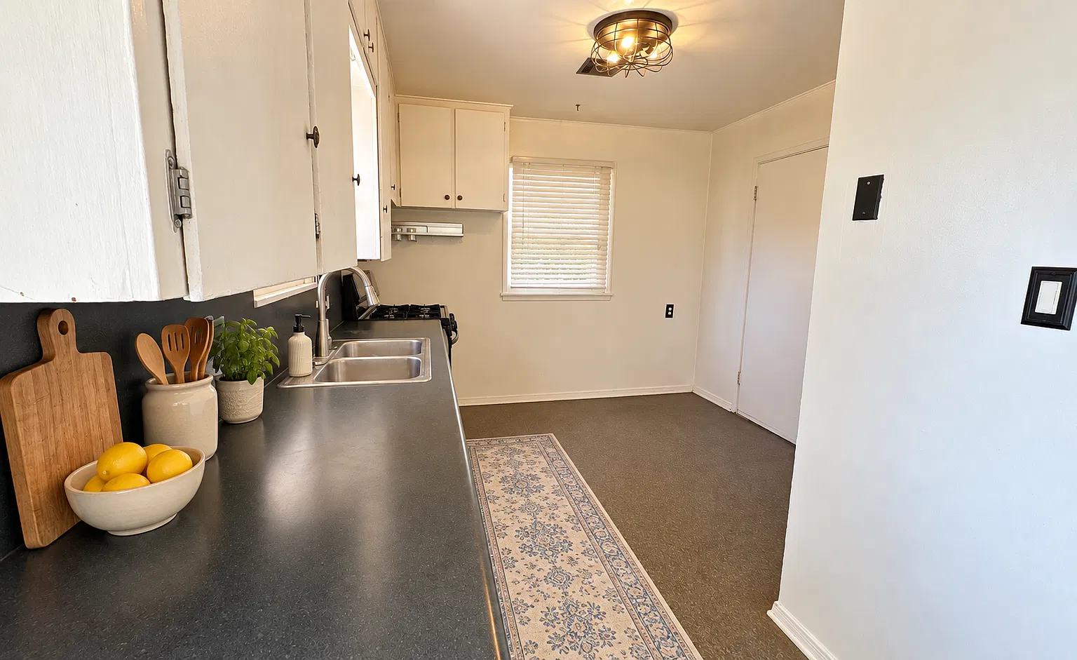 1304 Carlisle Court - 1 — Photo 4
