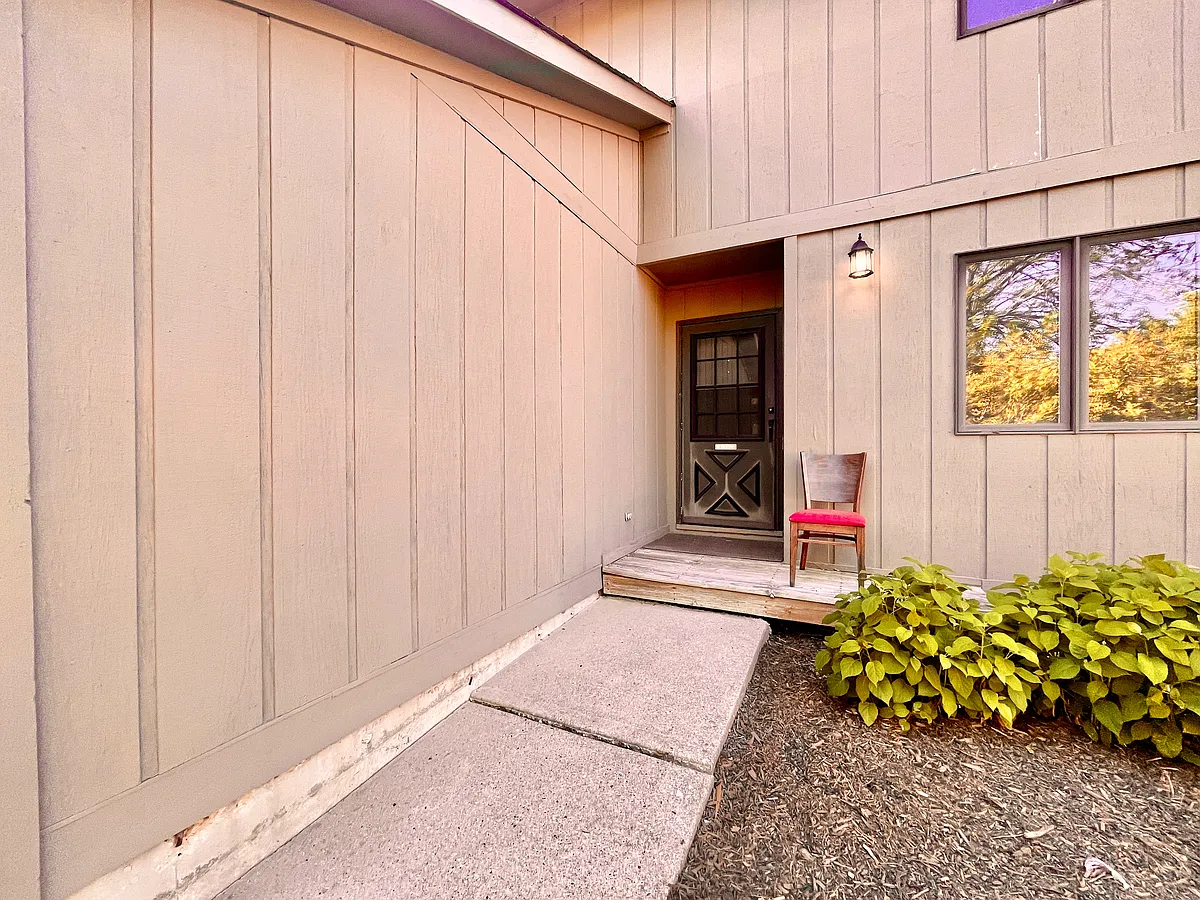 Building Photo - 928 Stratford Ct
