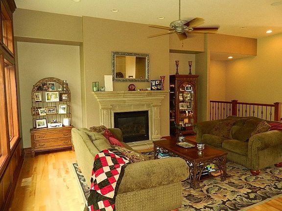 4th image of 3612 Golf View Dr