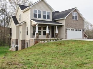 2116 Griffitts Mill Cir, Maryville, TN 37803