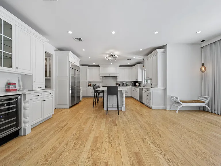 191 Jefferson Ave — Photo 12