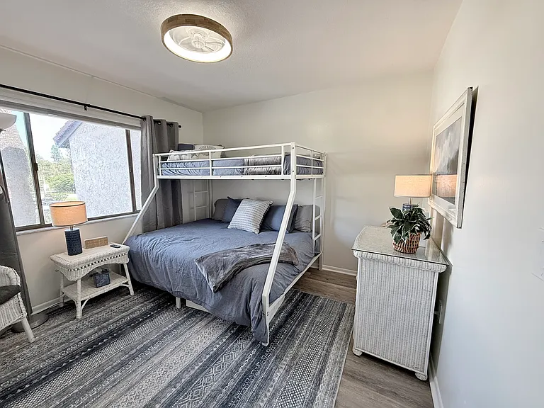 Spear Bedroom; Queen on bottom with XL Twin on top.