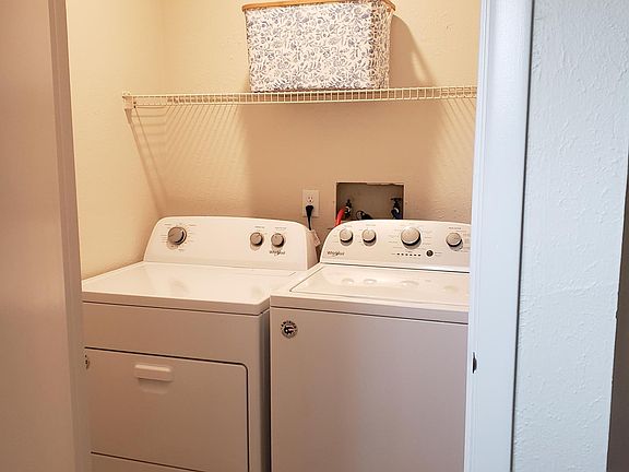 5th image of 1341 Squire Dr APT H