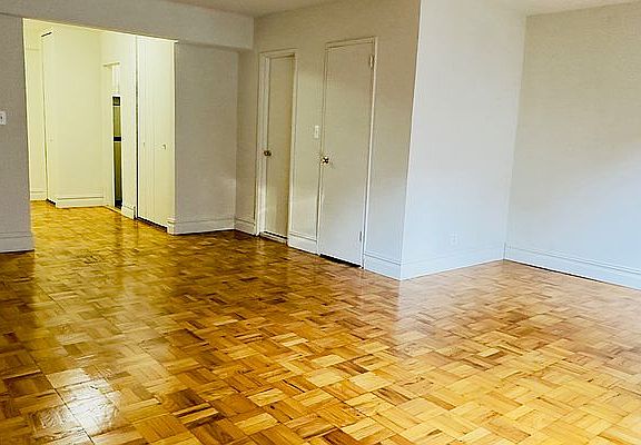 3rd image of 310 W 47th St APT 2J