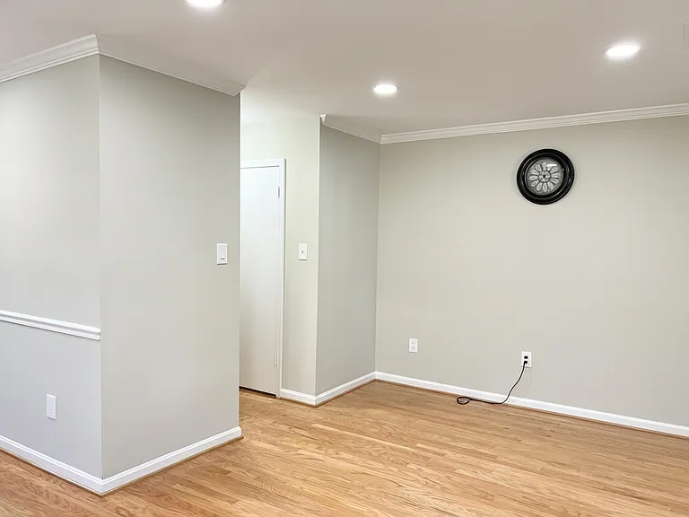 1105 N Taylor St — Photo 12