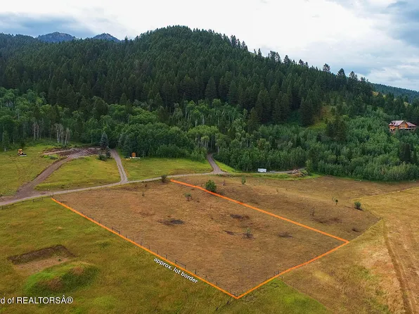 12 Stewart Creek Rd, Etna, WY 83118