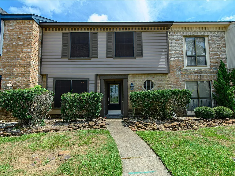 20339 Fieldtree Dr — Photo 1