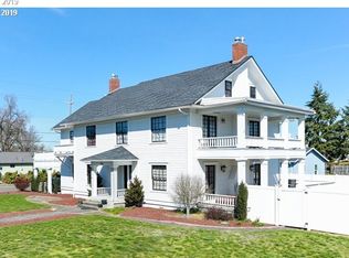 290 N 7th St, Harrisburg, OR 97446