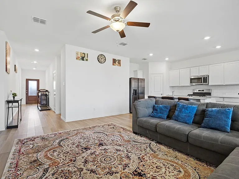 1713 Lake Grove Dr — Photo 20