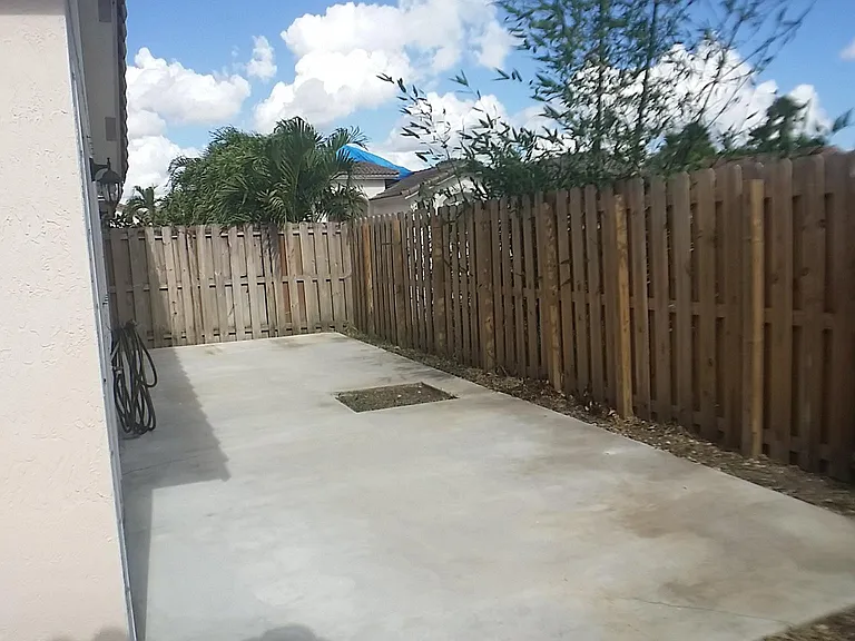 14241 SW 151st Ave — Photo 28
