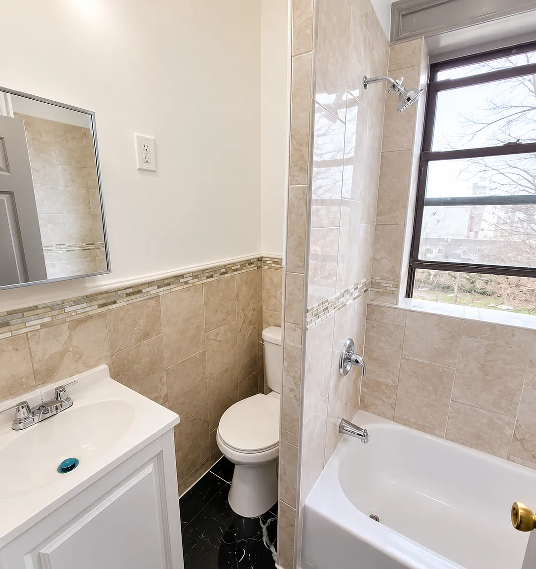 2 bed, 1.0 bath, 650 sqft, $1,950 — Photo 2