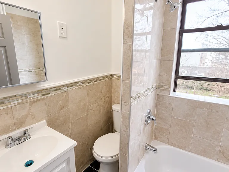 66 N Grove St #4C — Photo 2