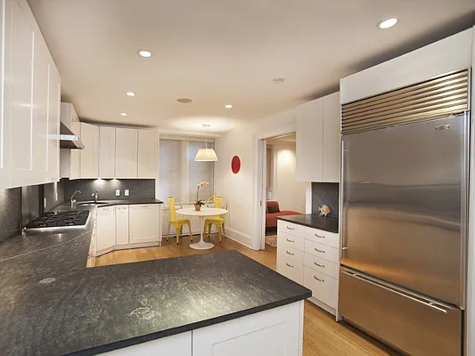 Sold by Sotheby's International Realty | media 19