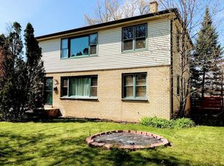 8114 W Hampton Ave, Milwaukee, WI 53218