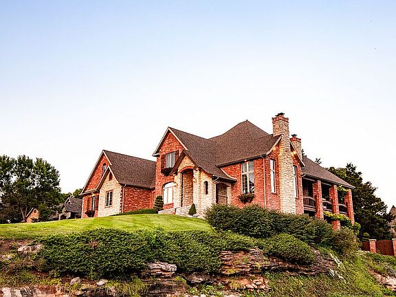 5th image of 2977 W Cedarbluff Dr