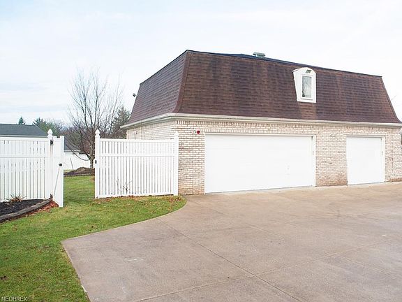 3rd image of 9000 Hickory Ln