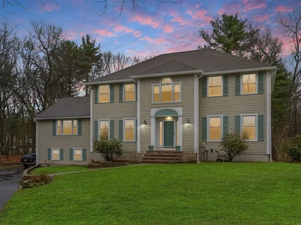 173 Bridges Ln, North Andover, MA 01845