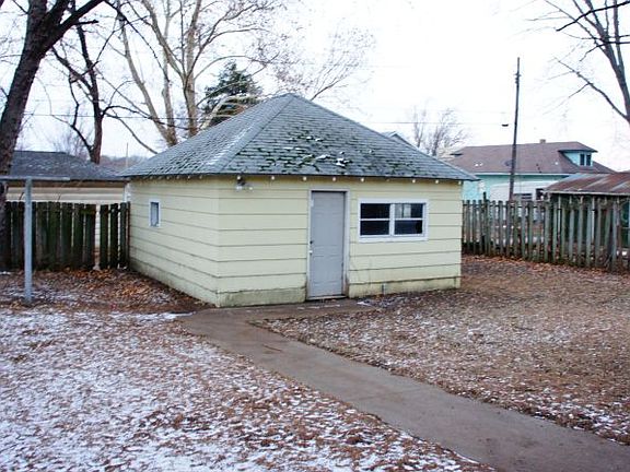 2nd image of 931 Ottawa St