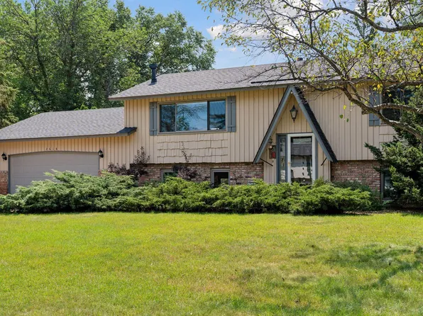 2618 Louisa Ave, Mounds View, MN 55112