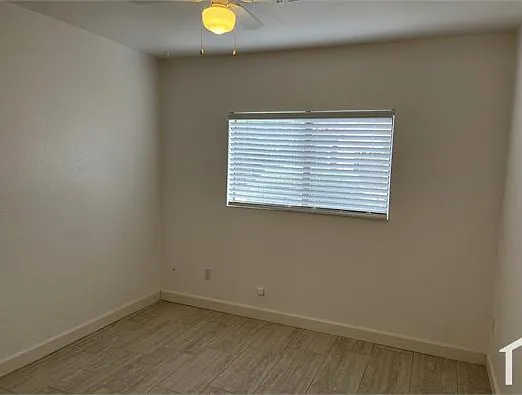 2403 E Palm Beach Dr — Photo 14