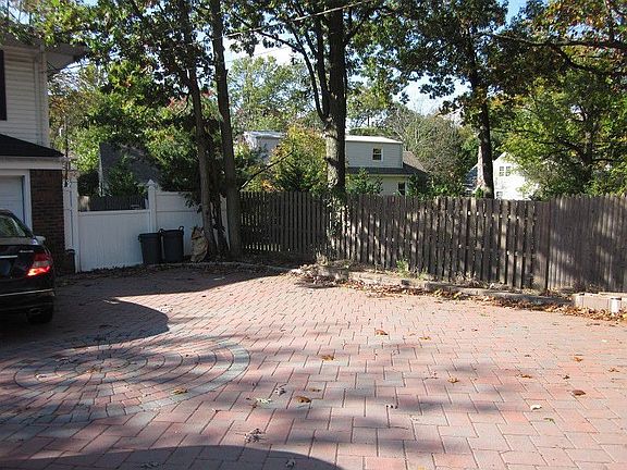 2nd image of 930 S Orange Ave