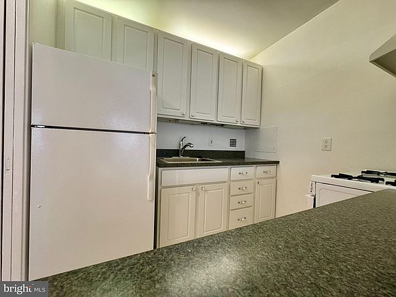 5th image of 5500 Friendship Blvd APT 915N