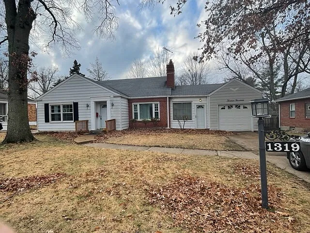 1319 S Rock Hill Rd — Photo 4
