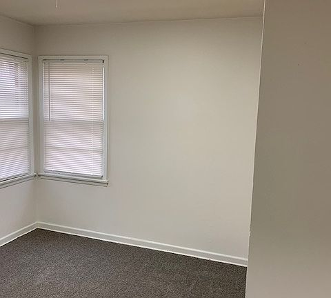 5th image of 2301 S Belmont St