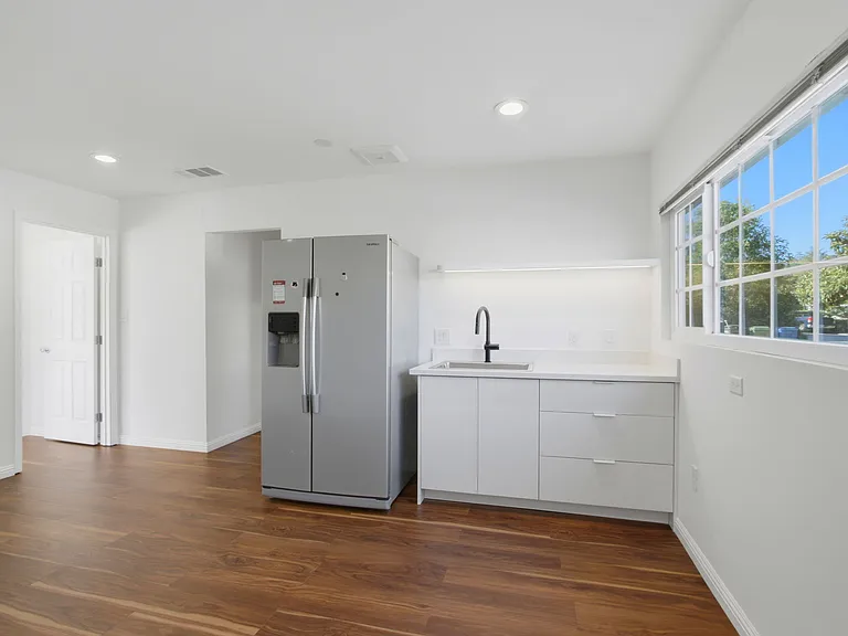 12610 Paseo Flores — Photo 21