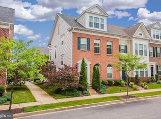 23 Derby Dr, La Plata, MD 20646