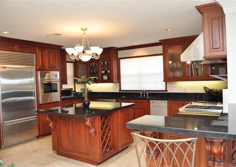 2nd image of 303 W Viejo Dr