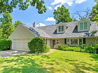 321 Newman Ct, Lake Bluff, IL 60044