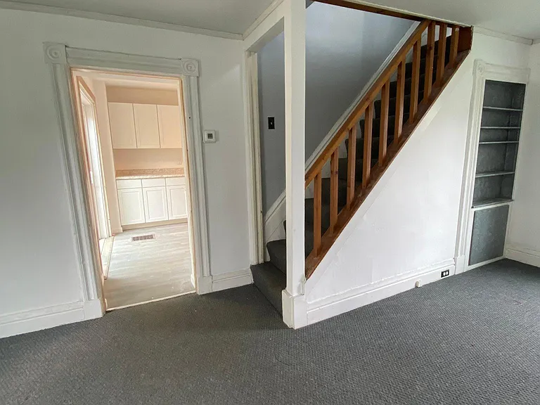 651 Grant St — Photo 7