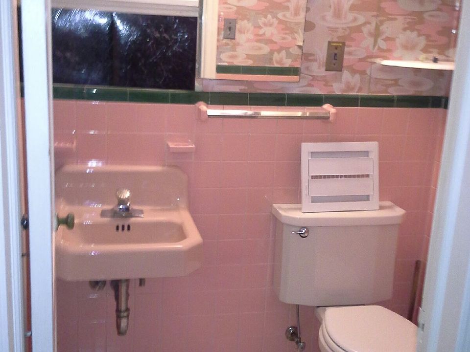 2nd image of 217 Franklin Ave