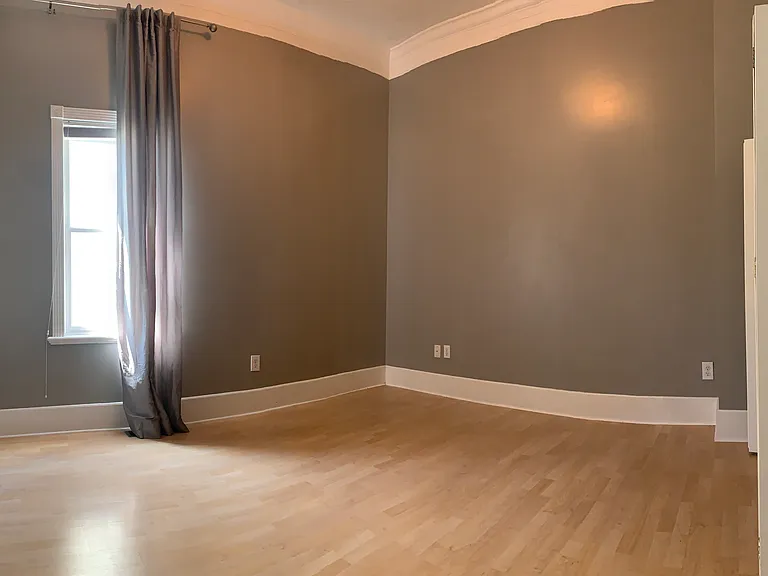 1128 E 3rd Ave — Photo 13